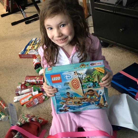 Meet your Posher, Elizabeth - Picture 2 of 3